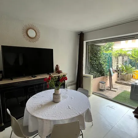 6p Private Garden Little St Tropez *